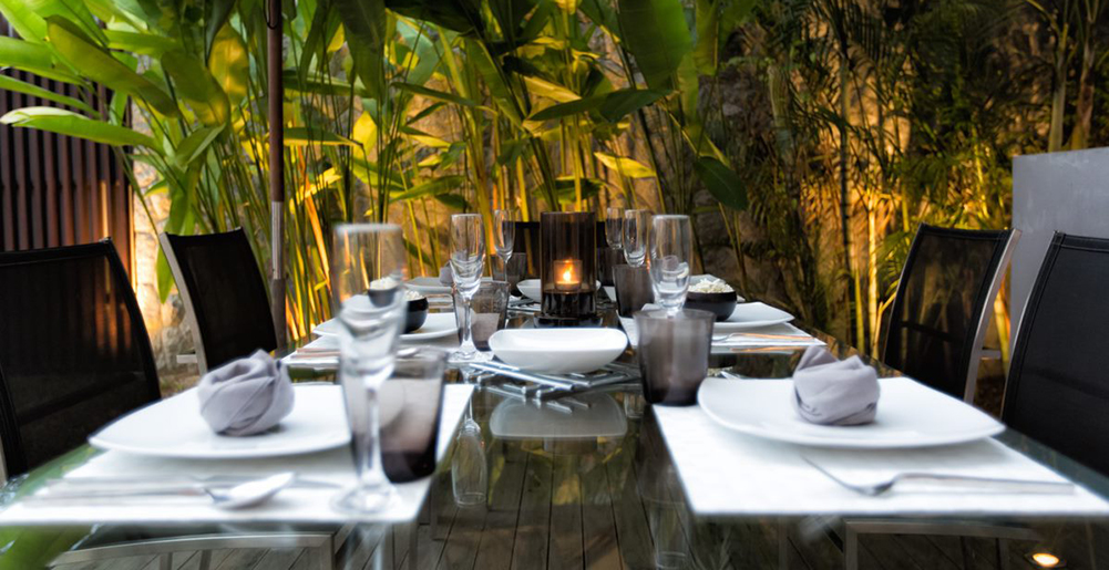 Villa Napalai Surin - Outdoor dining setting